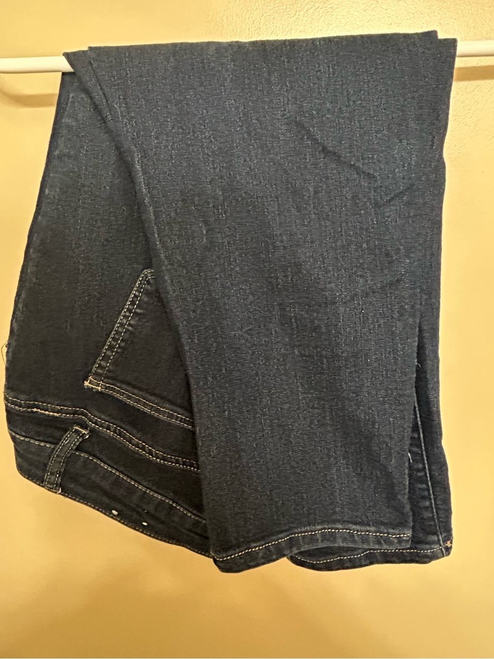 12P Westport Signature Fit Capris in Dark Blue